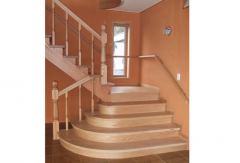 健步楼梯：实木楼梯装什么灯合适
